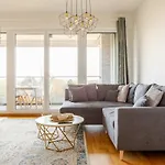 Hj 18 By Rockchair L Superhost Status L Super Flat, 2 Bedrooms 2 Bathrooms Balcony Elevator Welcomes You! * Berlin