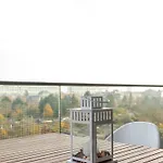 Hj 18 By Rockchair L Superhost Status L Super Flat, 2 Bedrooms 2 Bathrooms Balcony Elevator Welcomes You! *