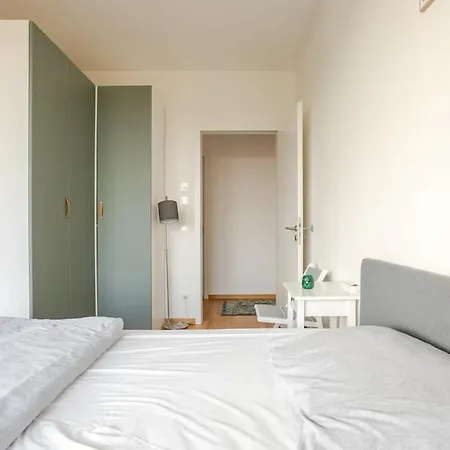 Lägenhet Hj 18 By Rockchair L Superhost Status L Super Flat, 2 Bedrooms 2 Bathrooms Balcony Elevator Welcomes You!