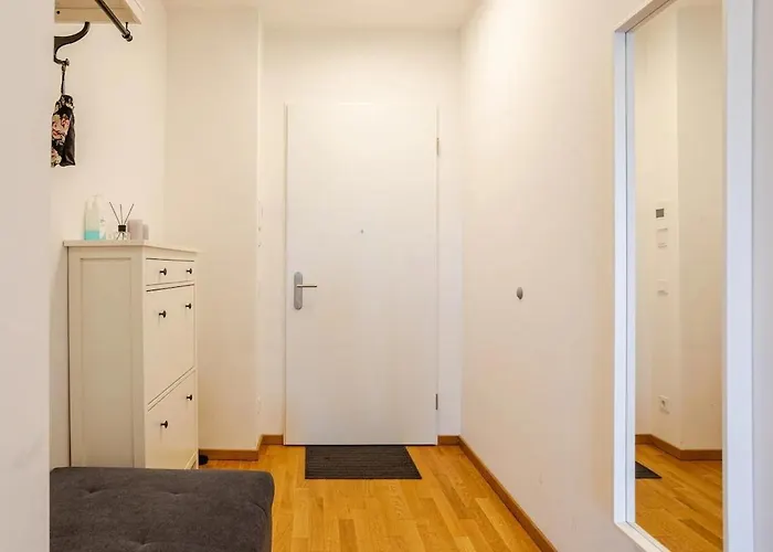 Hj 18 By Rockchair L Superhost Status L Super Flat, 2 Bedrooms 2 Bathrooms Balcony Elevator Welcomes You! Lägenhet *