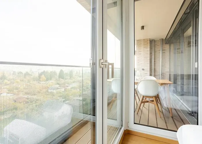 Lägenhet Hj 18 By Rockchair L Superhost Status L Super Flat, 2 Bedrooms 2 Bathrooms Balcony Elevator Welcomes You! *