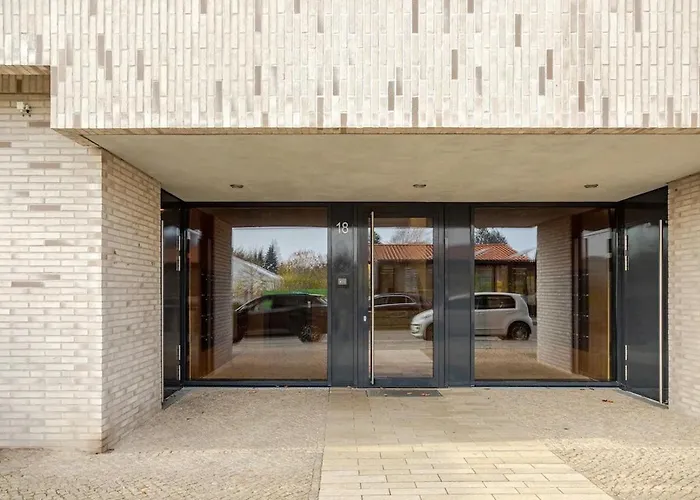 Hj 18 By Rockchair L Superhost Status L Super Flat, 2 Bedrooms 2 Bathrooms Balcony Elevator Welcomes You! Lägenhet *