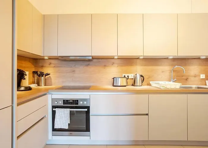 Lägenhet Hj 18 By Rockchair L Superhost Status L Super Flat, 2 Bedrooms 2 Bathrooms Balcony Elevator Welcomes You! *