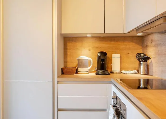 Lägenhet Hj 18 By Rockchair L Superhost Status L Super Flat, 2 Bedrooms 2 Bathrooms Balcony Elevator Welcomes You! Berlin