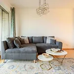 شقة Hj 18 By Rockchair L Superhost Status L Super Flat, 2 Bedrooms 2 Bathrooms Balcony Elevator Welcomes You!