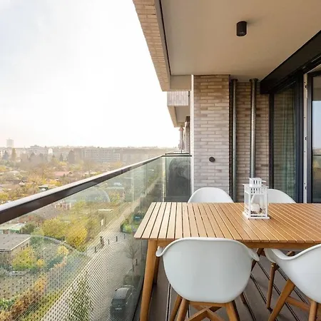 Hj 18 By Rockchair L Superhost Status L Super Flat, 2 Bedrooms 2 Bathrooms Balcony Elevator Welcomes You! * Berlijn