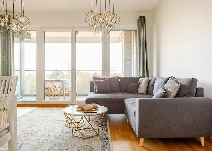 Hj 18 By Rockchair L Superhost Status L Super Flat, 2 Bedrooms 2 Bathrooms Balcony Elevator Welcomes You! * Berlín