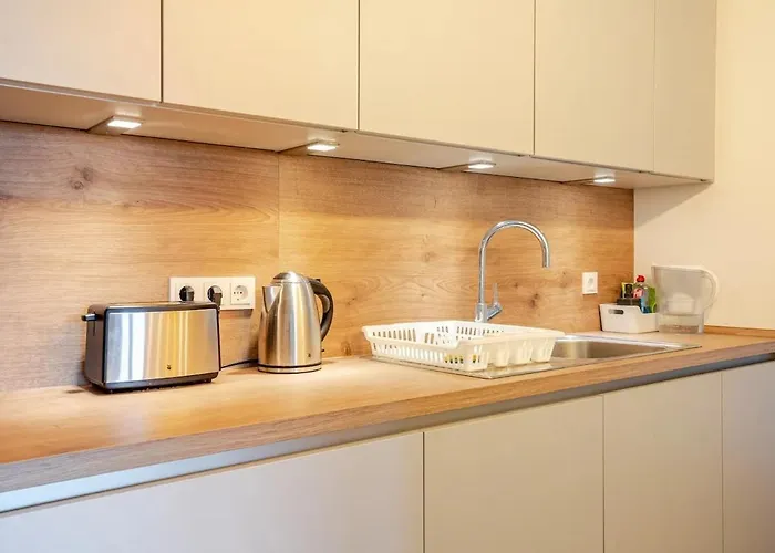 شقة Hj 18 By Rockchair L Superhost Status L Super Flat, 2 Bedrooms 2 Bathrooms Balcony Elevator Welcomes You! *