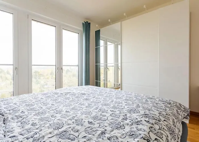 Hj 18 By Rockchair L Superhost Status L Super Flat, 2 Bedrooms 2 Bathrooms Balcony Elevator Welcomes You! Apartamento *