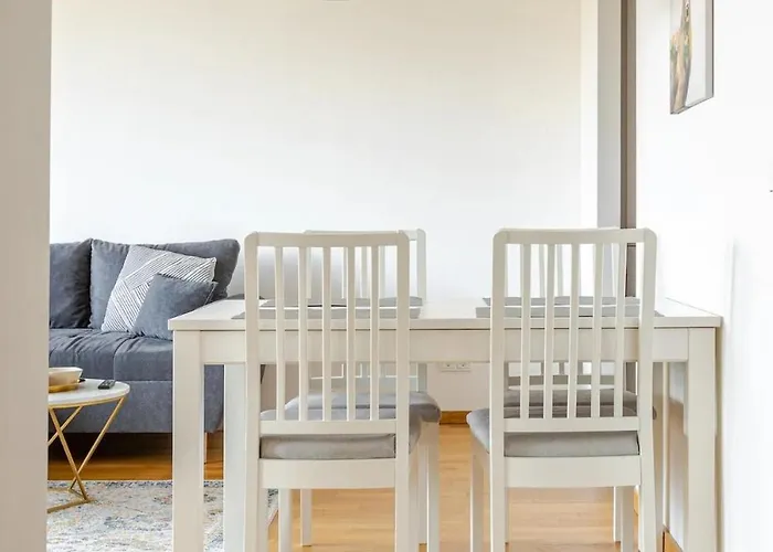 شقة Hj 18 By Rockchair L Superhost Status L Super Flat, 2 Bedrooms 2 Bathrooms Balcony Elevator Welcomes You!