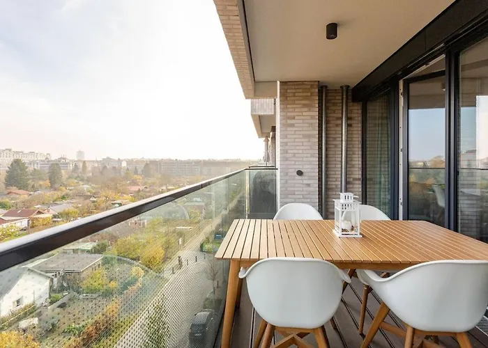 Hj 18 By Rockchair L Superhost Status L Super Flat, 2 Bedrooms 2 Bathrooms Balcony Elevator Welcomes You! * برلين