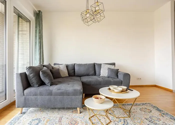 Apartamento Hj 18 By Rockchair L Superhost Status L Super Flat, 2 Bedrooms 2 Bathrooms Balcony Elevator Welcomes You!