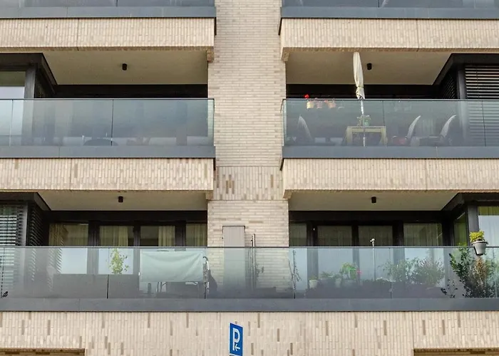 公寓 Hj 18 By Rockchair L Superhost Status L Super Flat, 2 Bedrooms 2 Bathrooms Balcony Elevator Welcomes You! 柏林