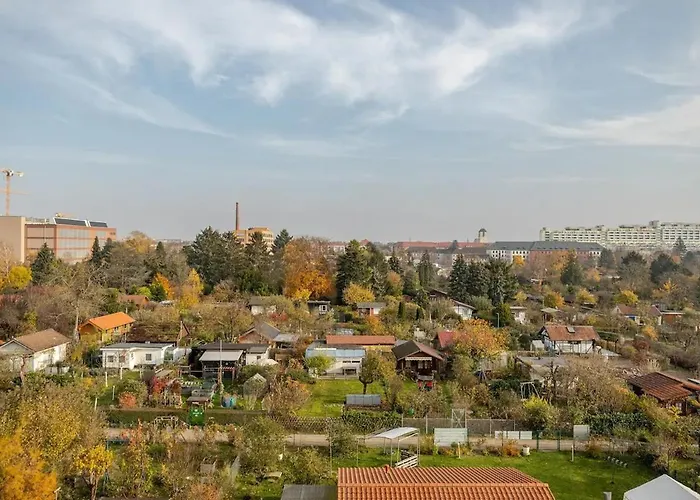 Hj 18 By Rockchair L Superhost Status L Super Flat, 2 Bedrooms 2 Bathrooms Balcony Elevator Welcomes You! *