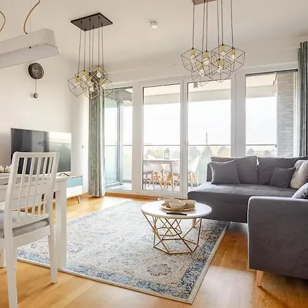 Hj 18 By Rockchair L Superhost Status L Super Flat, 2 Bedrooms 2 Bathrooms Balcony Elevator Welcomes You! דירה ברלין