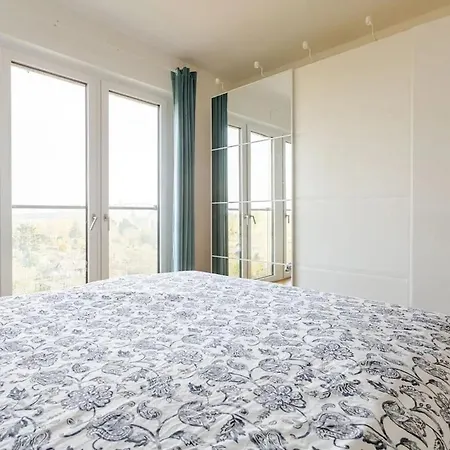 Hj 18 By Rockchair L Superhost Status L Super Flat, 2 Bedrooms 2 Bathrooms Balcony Elevator Welcomes You! דירה *