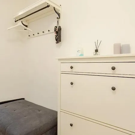 Hj 18 By Rockchair L Superhost Status L Super Flat, 2 Bedrooms 2 Bathrooms Balcony Elevator Welcomes You! דירה