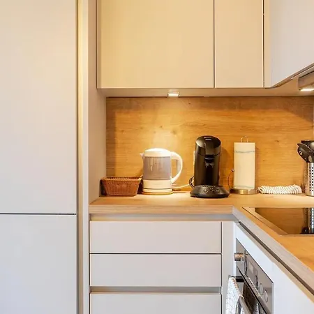 דירה Hj 18 By Rockchair L Superhost Status L Super Flat, 2 Bedrooms 2 Bathrooms Balcony Elevator Welcomes You! ברלין