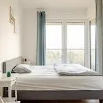 Apartman Hj 18 By Rockchair L Superhost Status L Super Flat, 2 Bedrooms 2 Bathrooms Balcony Elevator Welcomes You! Berlin