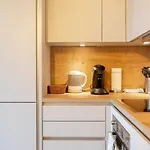 Apartman Hj 18 By Rockchair L Superhost Status L Super Flat, 2 Bedrooms 2 Bathrooms Balcony Elevator Welcomes You! Berlin