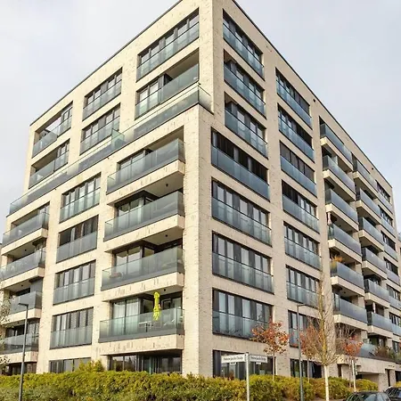 Apartman Hj 18 By Rockchair L Superhost Status L Super Flat, 2 Bedrooms 2 Bathrooms Balcony Elevator Welcomes You! *