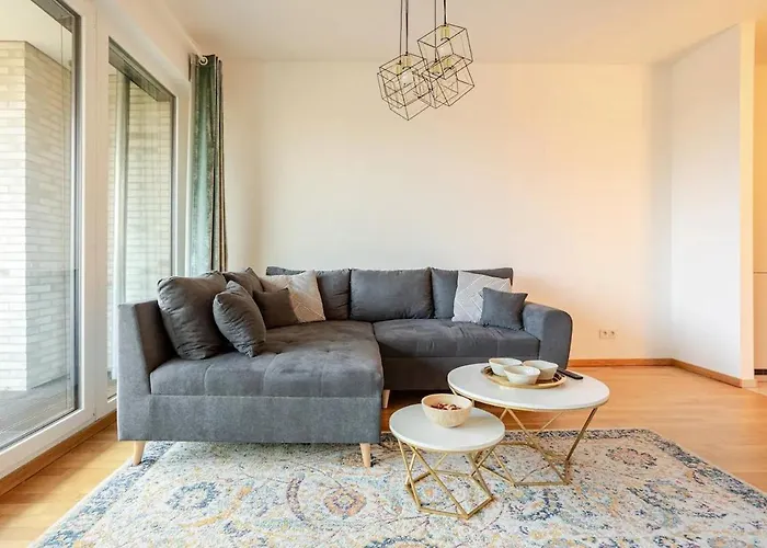 Apartment Hj 18 By Rockchair L Superhost Status L Super Flat, 2 Bedrooms 2 Bathrooms Balcony Elevator Welcomes You!